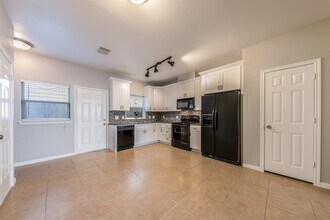 2218 Naomi St in Houston, TX - Building Photo - Building Photo