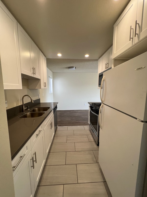 1670 Manning Ave in Los Angeles, CA - Building Photo - Building Photo