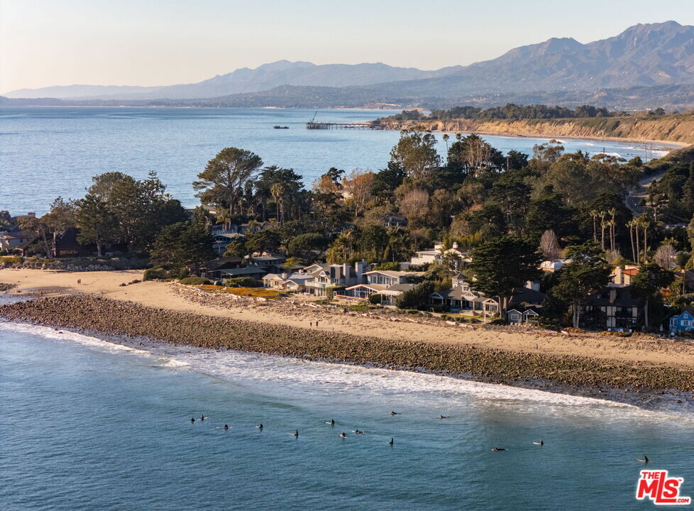 8096 Puesta Del Sol in Carpinteria, CA - Building Photo