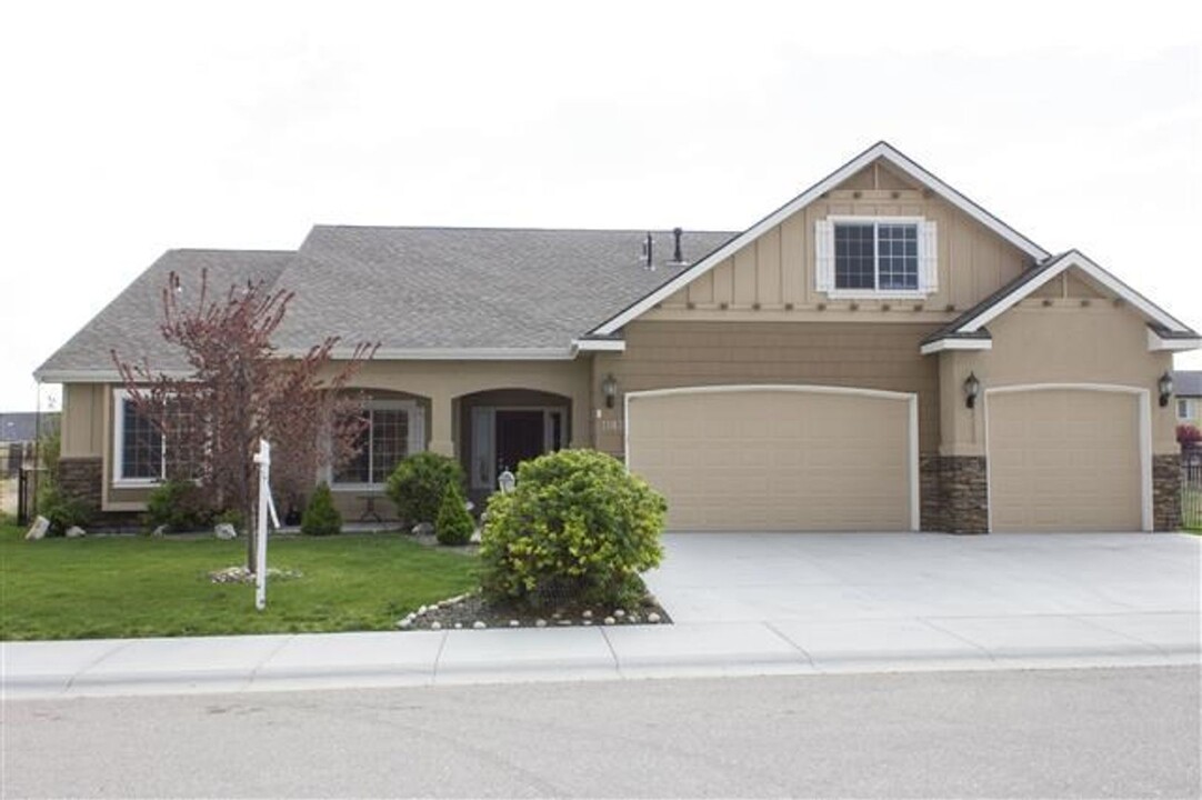 1143 W Tanzanite Dr in Kuna, ID - Building Photo