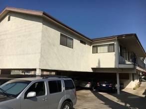 260 W Linden Ave in Burbank, CA - Building Photo - Building Photo