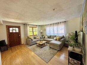 1120 Chestnut St in Paso Robles, CA - Building Photo - Building Photo