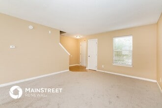 10967 Delphi Dr in Camby, IN - Foto de edificio - Building Photo