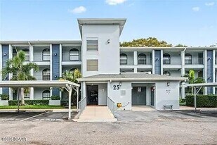 25107 Northlake Dr in Sanford, FL - Building Photo