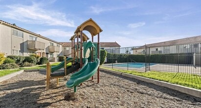 1551 Broadway in Chula Vista, CA - Building Photo - Building Photo