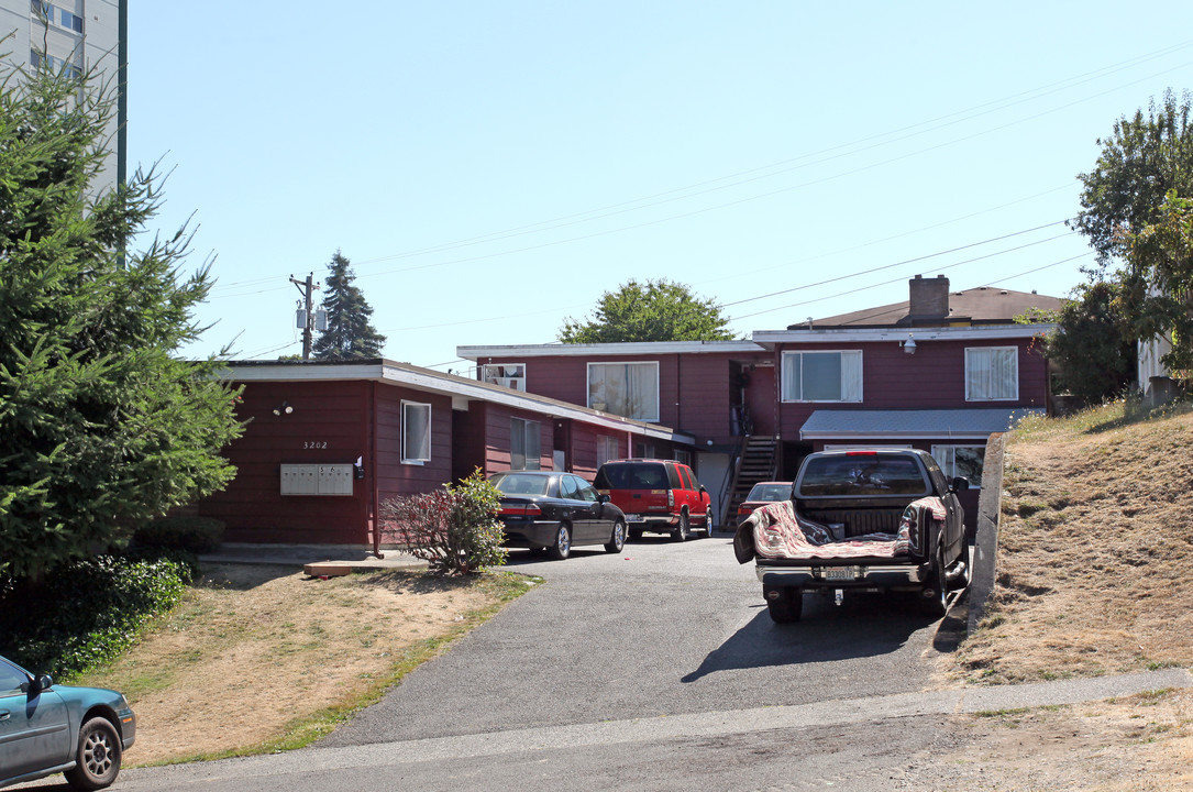 Pacific Terrace in Tacoma, WA - Foto de edificio