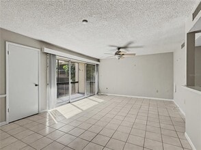 598 Orange Dr in Altamonte Springs, FL - Building Photo - Building Photo