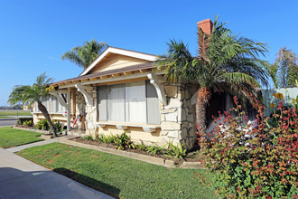 16581 Delton Cir in Huntington Beach, CA - Building Photo - Building Photo