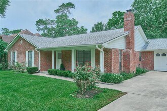 26611 Oak Hill Dr in Spring, TX - Building Photo - Building Photo
