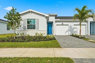 3790 Harborside Ave in Fort Pierce, FL - Building Photo