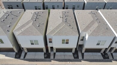 608 Thornton Rd in Houston, TX - Building Photo - Building Photo