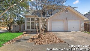 25030 Flying Arrow in San Antonio, TX - Foto de edificio