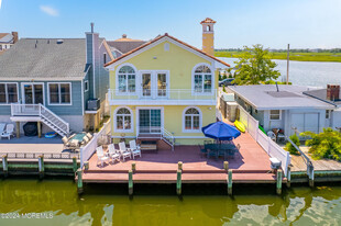 446 Eisenhower Ave in Seaside Heights, NJ - Foto de edificio - Building Photo