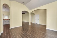 25403 Elm Green St in Spring, TX - Foto de edificio - Building Photo