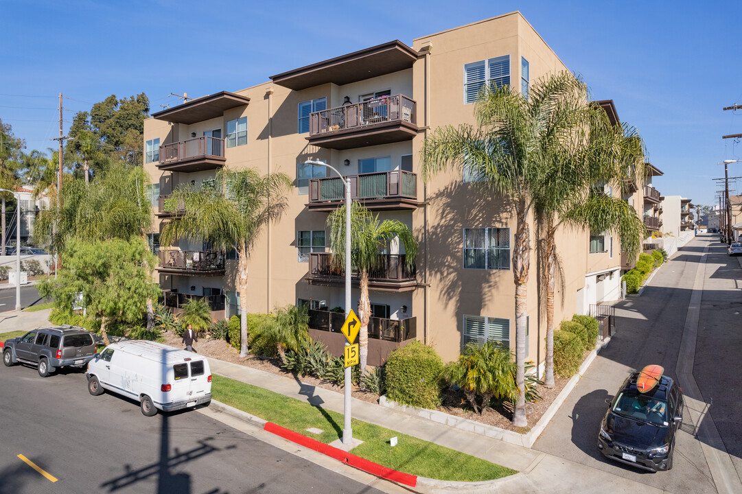 Tremont in Los Angeles, CA - Building Photo