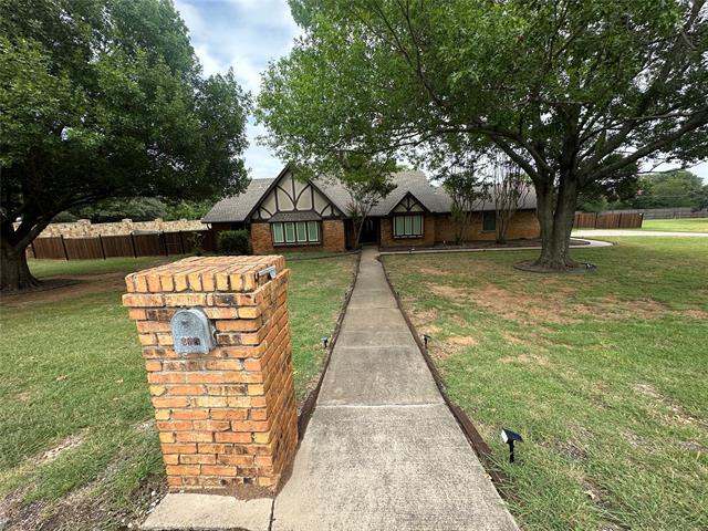 205 Westwood Dr in Southlake, TX - Building Photo