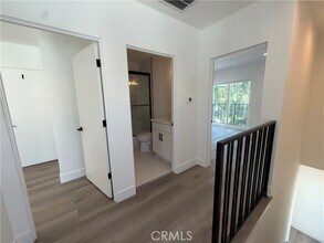 21721 Hart St in Los Angeles, CA - Building Photo - Building Photo