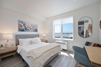 64 Forty in San Diego, CA - Building Photo - Building Photo