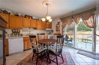 36 Whittle St in Mystic, CT - Building Photo - Building Photo