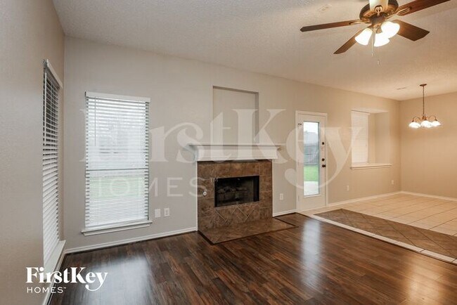 513 Branch Ln in Midlothian, TX - Building Photo - Building Photo