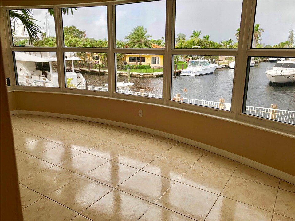 3111 NE 51st St, Unit # 201C in Fort Lauderdale, FL - Foto de edificio