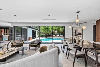 2500 Bayview Dr in Fort Lauderdale, FL - Building Photo - Building Photo