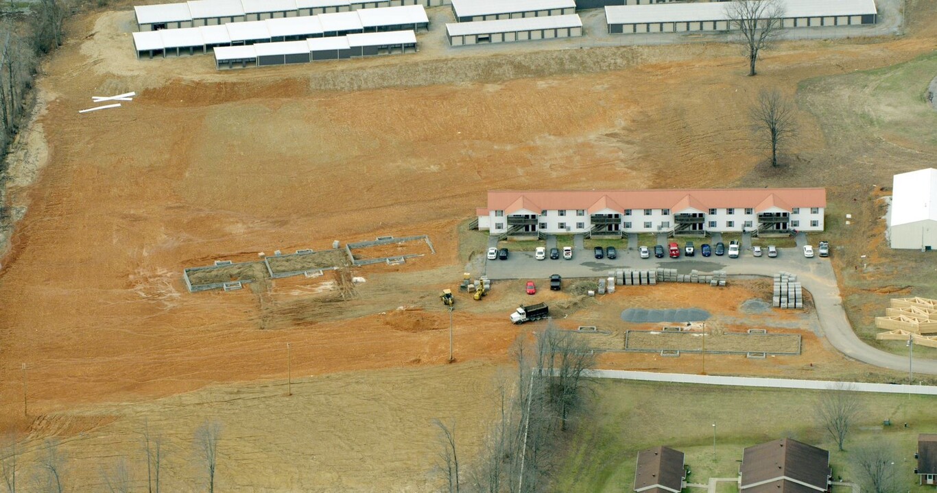 Kenneth Hollis Rentals in Lafayette, TN - Building Photo