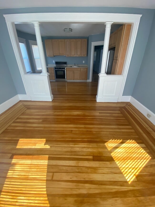 80 Fort St, Unit Second Floor in East Providence, RI - Building Photo - Building Photo