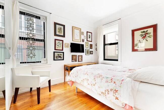 property at 135 W 16th St