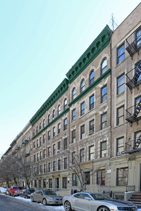 140 W 109th in New York, NY - Building Photo