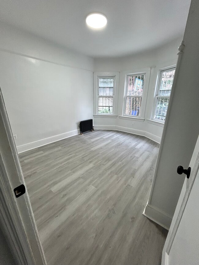 607 E 17th St, Unit 1 in Brooklyn, NY - Building Photo - Building Photo