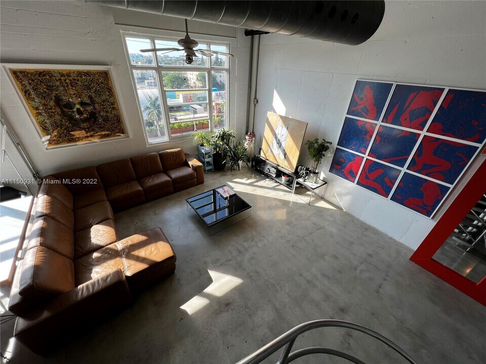 250 NW 23rd St in Miami, FL - Building Photo