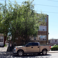 1 Bansley Ave in Toronto, ON - Building Photo - Building Photo