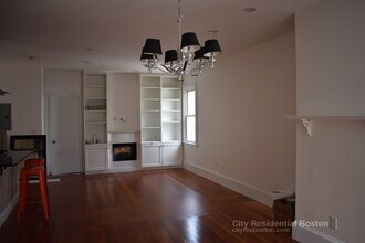 693 E 6th St, Unit 2 in Boston, MA - Building Photo - Building Photo
