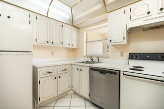 3645 SW Natura Ave in Deerfield Beach, FL - Building Photo - Building Photo