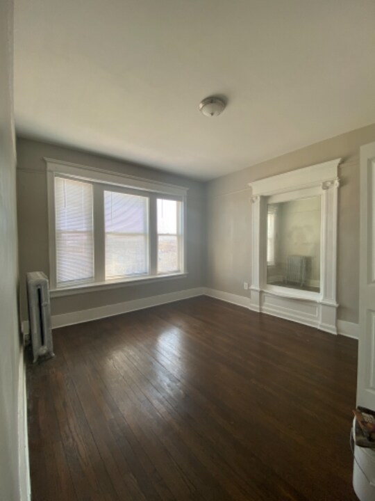 6500 S Cottage Grove Ave in Chicago, IL - Building Photo