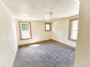 1317 Brown St in Akron, OH - Foto de edificio - Building Photo