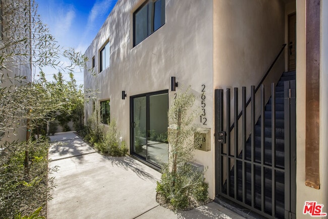 2653 Vineyard Ave in Los Angeles, CA - Building Photo - Building Photo