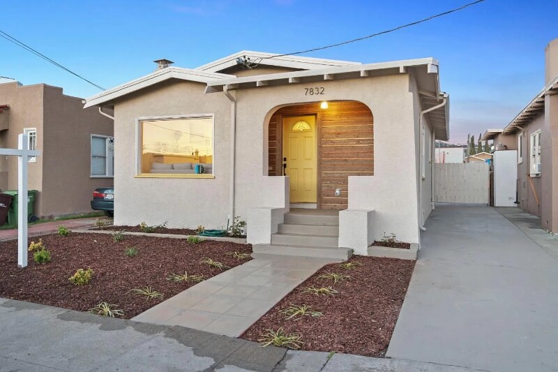 7832 Weld St in Oakland, CA - Building Photo
