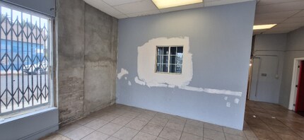 1430 W Martin Luther King Jr Blvd in Los Angeles, CA - Building Photo - Building Photo