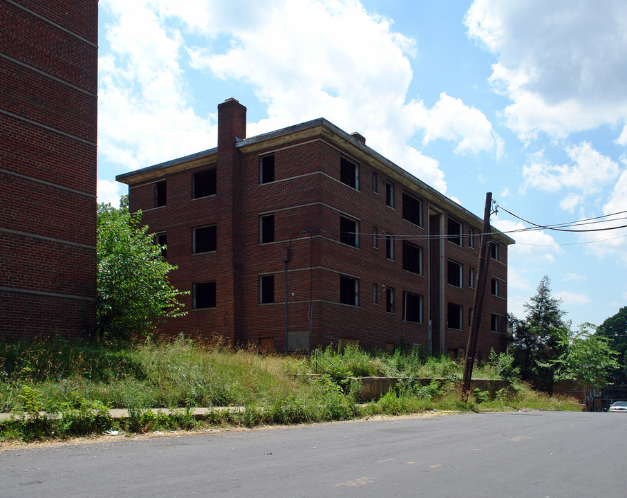 2335 Altamont Pl SE in Washington, DC - Building Photo