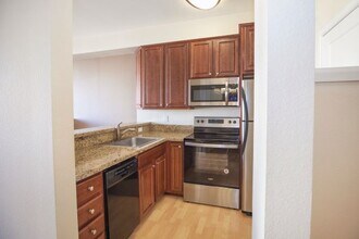 Revo 225 Apartments in Renton, WA - Building Photo - Building Photo