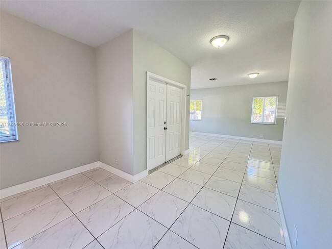 249 NW 8th Ave in Dania Beach, FL - Building Photo - Building Photo