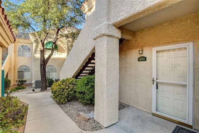 2251 Wigwam Pkwy in Henderson, NV - Foto de edificio - Building Photo