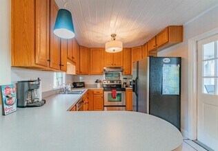 11140 3rd St E in Treasure Island, FL - Building Photo - Building Photo