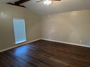 1028 Woodruff St in San Angelo, TX - Foto de edificio - Building Photo