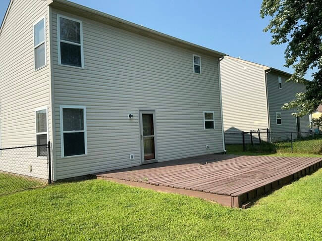 1347 Egret Ln in Greenwood, IN - Building Photo - Building Photo