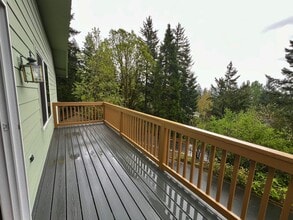 304 Cervantes Cir in Lake Oswego, OR - Building Photo - Building Photo