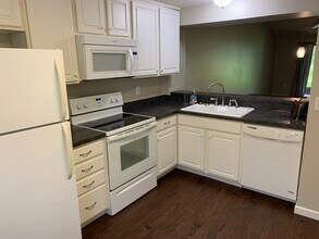 5928 36th Ave Cir W, Unit E33 in Bradenton, FL - Foto de edificio - Building Photo