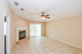 1041 Cherry Point Way in Jacksonville, FL - Building Photo - Building Photo
